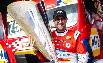 Thomas Robineau brandit le trophée de champion de France Camions 2026